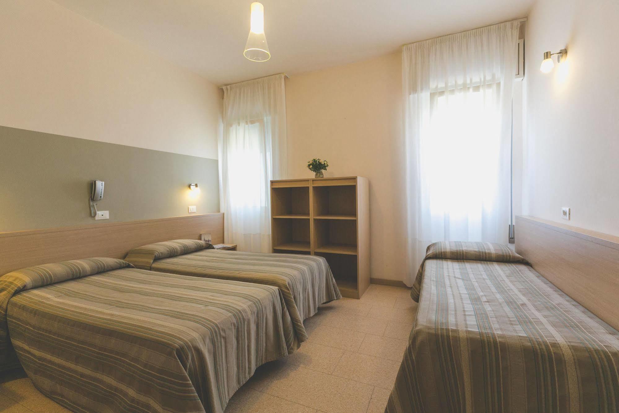 Hotel Colonna Лидо-ди-Езоло Экстерьер фото